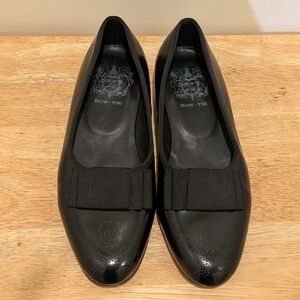 Bow-Tie 6 1/2 Men's Leather Loafers with Black Bows and Skull and Crossbones